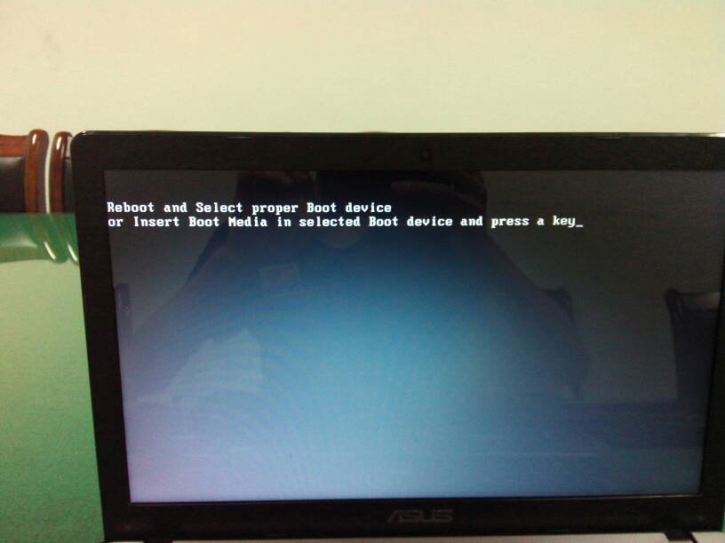 电脑开机黑屏提示找不到硬盘的解决方案